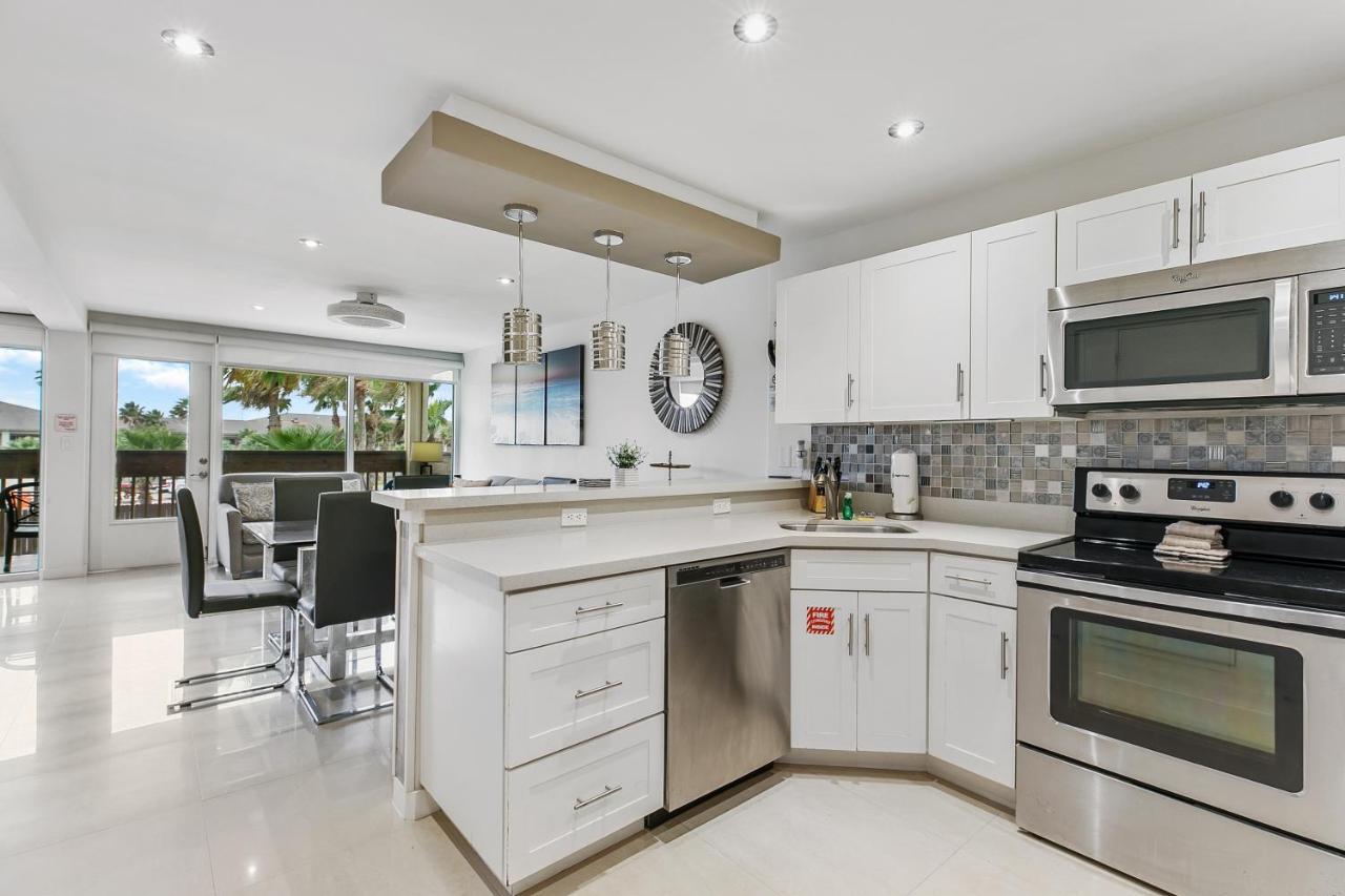 Newly Decorated Condo In Beautiful Beachfront Resort South Padre Island Extérieur photo