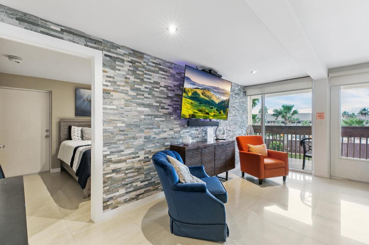 Newly Decorated Condo In Beautiful Beachfront Resort South Padre Island Extérieur photo